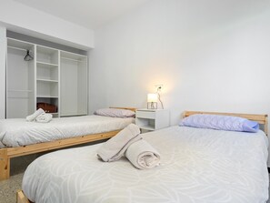 5 Schlafzimmer, Bügeleisen/Bügelbrett, Internetzugang, Bettwäsche