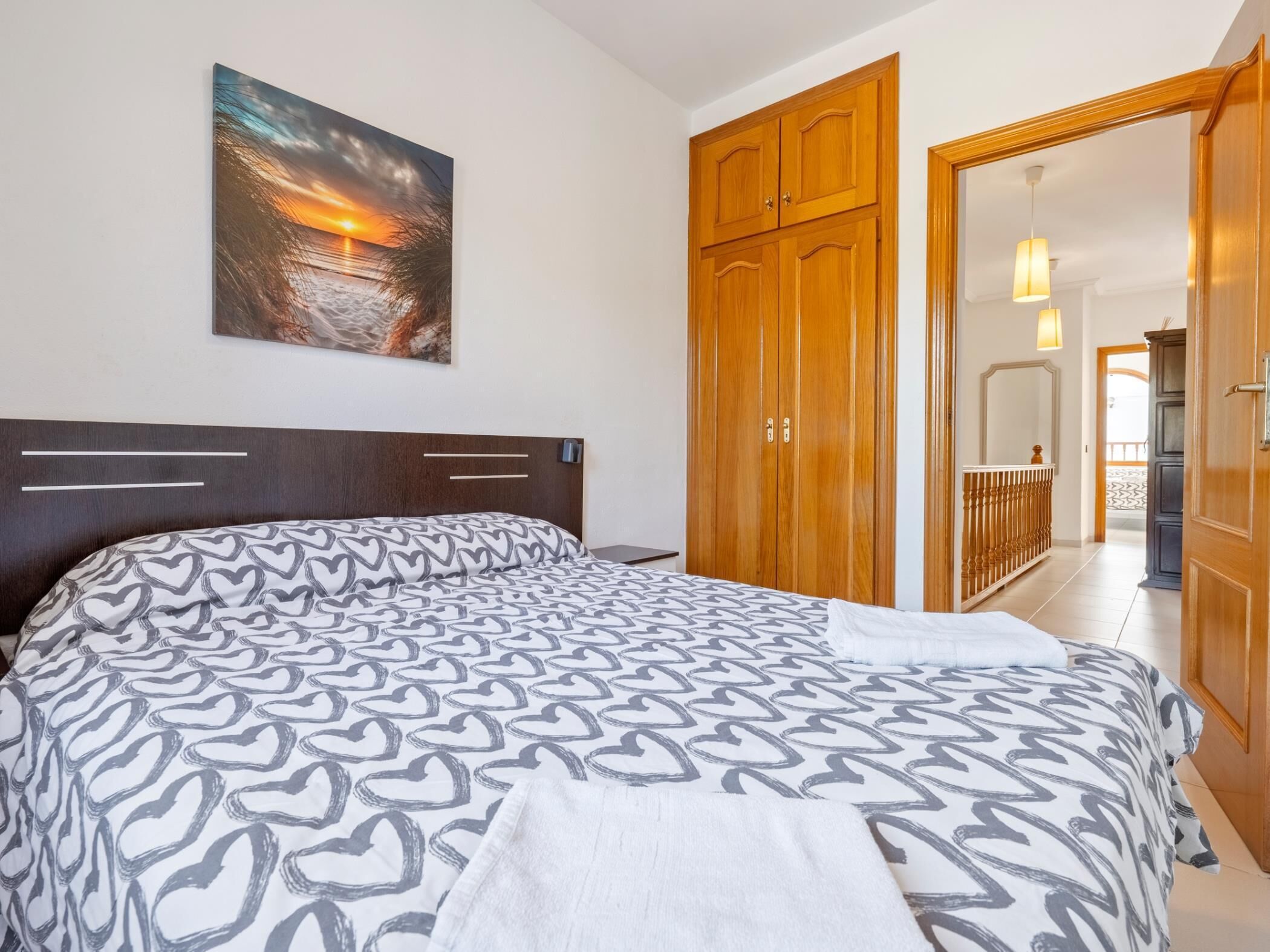 4 chambres, fer et planche à repasser, Wi-Fi, draps fournis