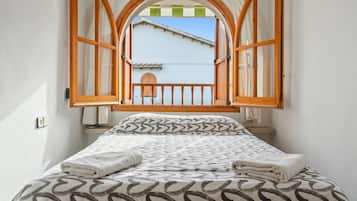 4 slaapkamers, een strijkplank/strijkijzer, wifi, beddengoed