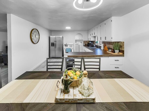 House, 3 Bedrooms | Private kitchen