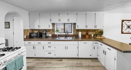 Sparn Mountain Hideaway 3 Bedroom Home