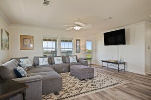 Living area | Smart TV, streaming services - Blue Lagoon 3 Bedroom Home (Port Bolivar)