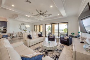 Living area - 3552/3554 Big Kahuna Oasis: 10br, Pools & Beach Access 10 Bedroom Home (Fort Myers Beach)