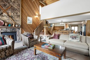 Condo, 4 Bedrooms | Living area | Smart TV