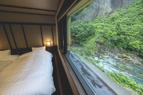 特別和洋室 源泉かけ流し半露天付/禁煙<26平米> | 部屋からの景観