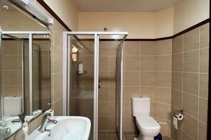 Shower, hair dryer, towels, soap - 4bdms apt With Touch of Class in Westlands

 (Nairobi)
