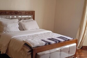4 bedrooms, iron/ironing board, WiFi, bed sheets - 4bdms apt With Touch of Class in Westlands

 (Nairobi)