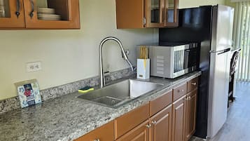 Fridge, microwave, coffee/tea maker, toaster