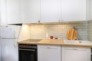 Réfrigérateur, four, lave-vaisselle, grille-pain