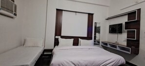 Deluxe Triple Room | Free WiFi