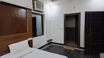 Deluxe Double Room | Free WiFi