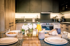 Fridge, oven, dishwasher, toaster