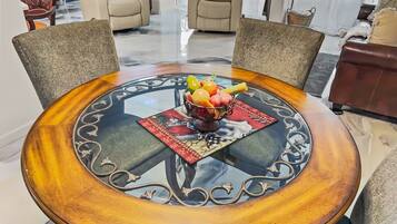 House, 1 Bedroom | Dining