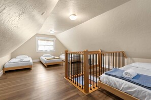 5 bedrooms, iron/ironing board, free WiFi, bed sheets