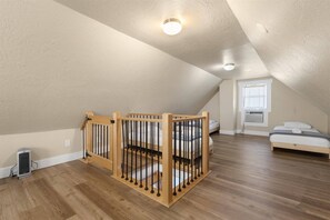 5 habitaciones, tabla de planchar con plancha y wifi gratis 