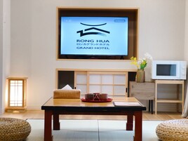 Espacio para trabajar con laptop y sistema de insonorización 