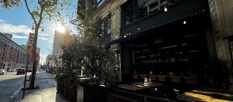 NEW Charming Downtown LA Loft with Cozy Workspace and Rooftop Pool