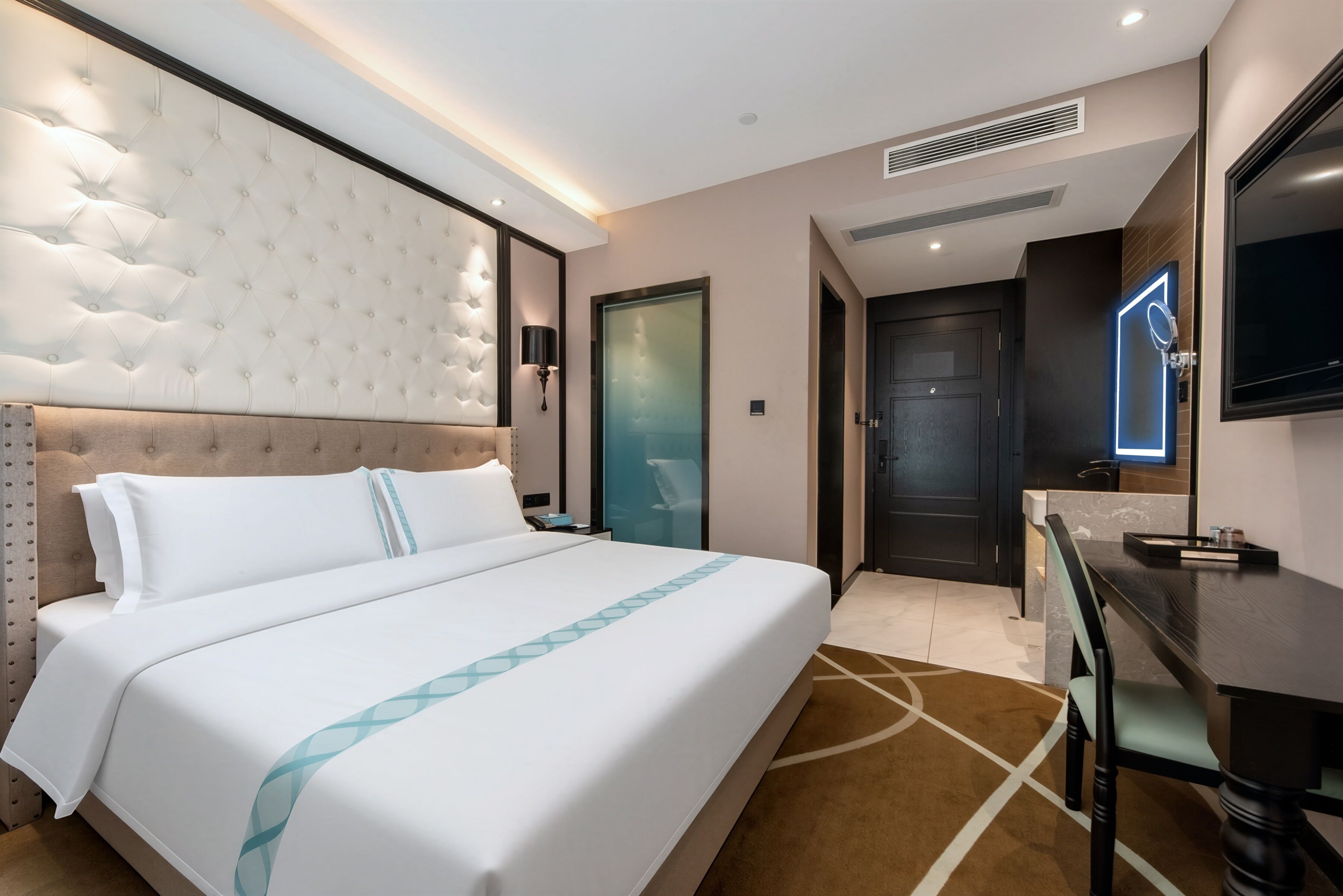 Luxury Double Room | Laptop workspace, blackout drapes, soundproofing, rollaway beds