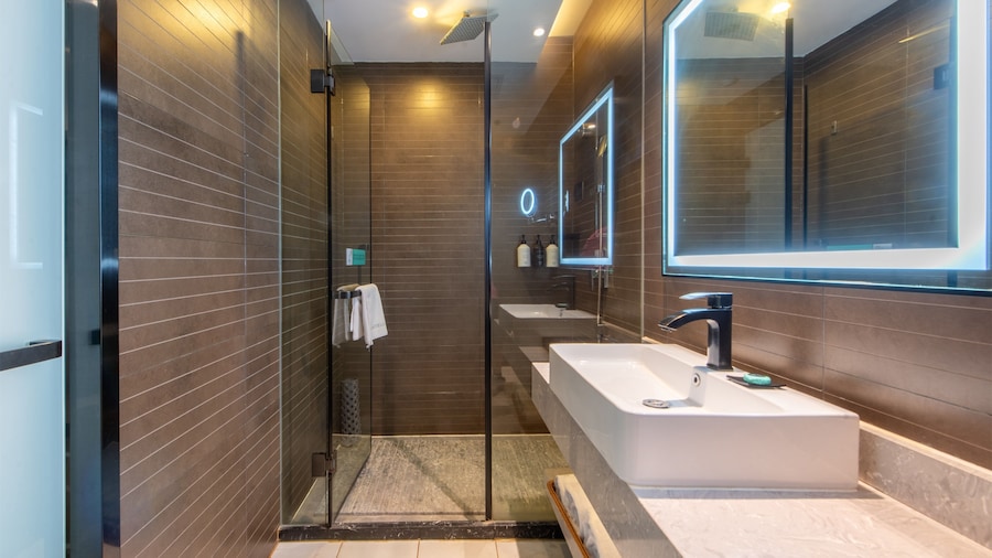 Pazhou XANA Deluxe International Hotel Pazhou Convention and Exhibition Center Changgang Subway Metro Branch - Free Shuttle Bus to Canton Fair Complex During Canton Fair Period