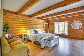 5 bedrooms, in-room safe, desk, iron/ironing board