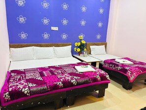 Deluxe Double Room | Free WiFi, bed sheets - Gorooomgo Mahakal vishram Ujjain (Ujjain)
