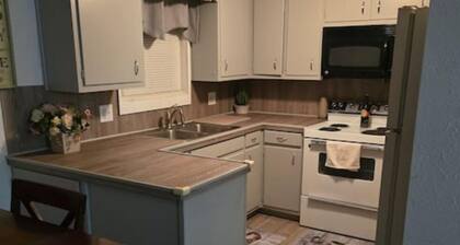 Charming 3-bedroom house in Defiance with WiFi access