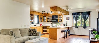 4 Mi to Beach: Keaau Retreat w/ Relaxing Porch!