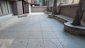 Tempat parkir