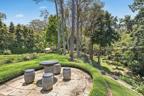 Outdoor dining - Cottage Garden. Sauna. Pool. Sleeps 7 (Holgate)