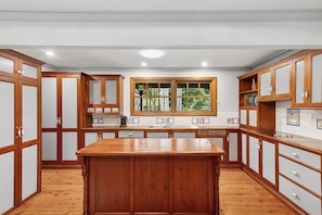Private kitchen - Manor by Coast Hosting (Holgate)