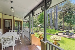 Outdoor dining - Cottage Garden. Sauna. Pool. Sleeps 7 (Holgate)