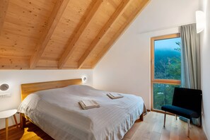 4 bedrooms, free WiFi, bed sheets