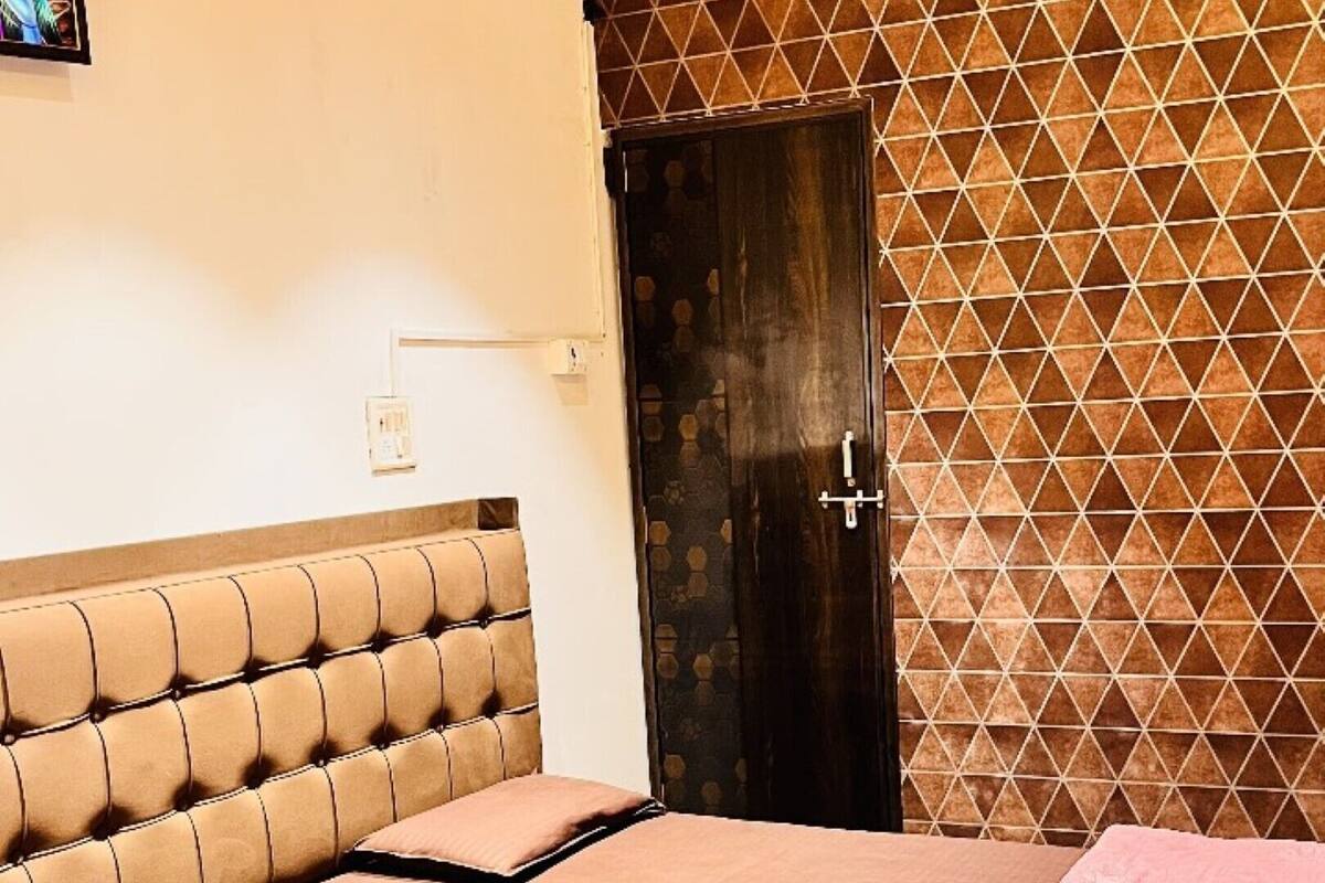 Deluxe Double Room, City View | Free WiFi, bed sheets