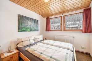 2 habitaciones, tabla de planchar con plancha y wifi gratis 