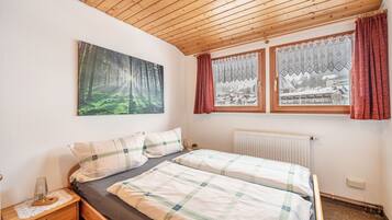 2 Schlafzimmer, Bügeleisen/Bügelbrett, kostenloses WLAN, Bettwäsche