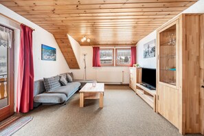 TV, stereo - Apartment 'Abendsonne' with Mountain View, Shared Terrace and Wi-Fi (Todtnau)
