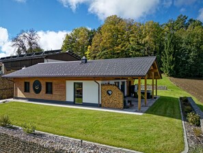 Exterior - 'Luxus-Chalet-Mühlberg' with Mountain View, Private Terrace and Wi-Fi (Eppenschlag)