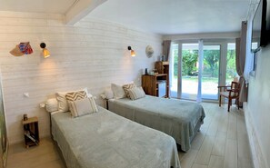 舒適雙床房, 花園景觀 | 客房內保險箱、免費無線上網