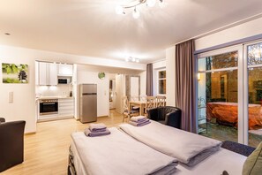 2 bedrooms, free WiFi, bed sheets - Apartment 'Ferienwohnung Viadukt' with Mountain View, Private Terrace and Wi-Fi (Willingen)