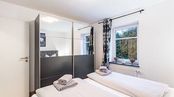 2 makuuhuonetta, silitysrauta/-lauta, ilmainen Wi-Fi, vuodevaatteet