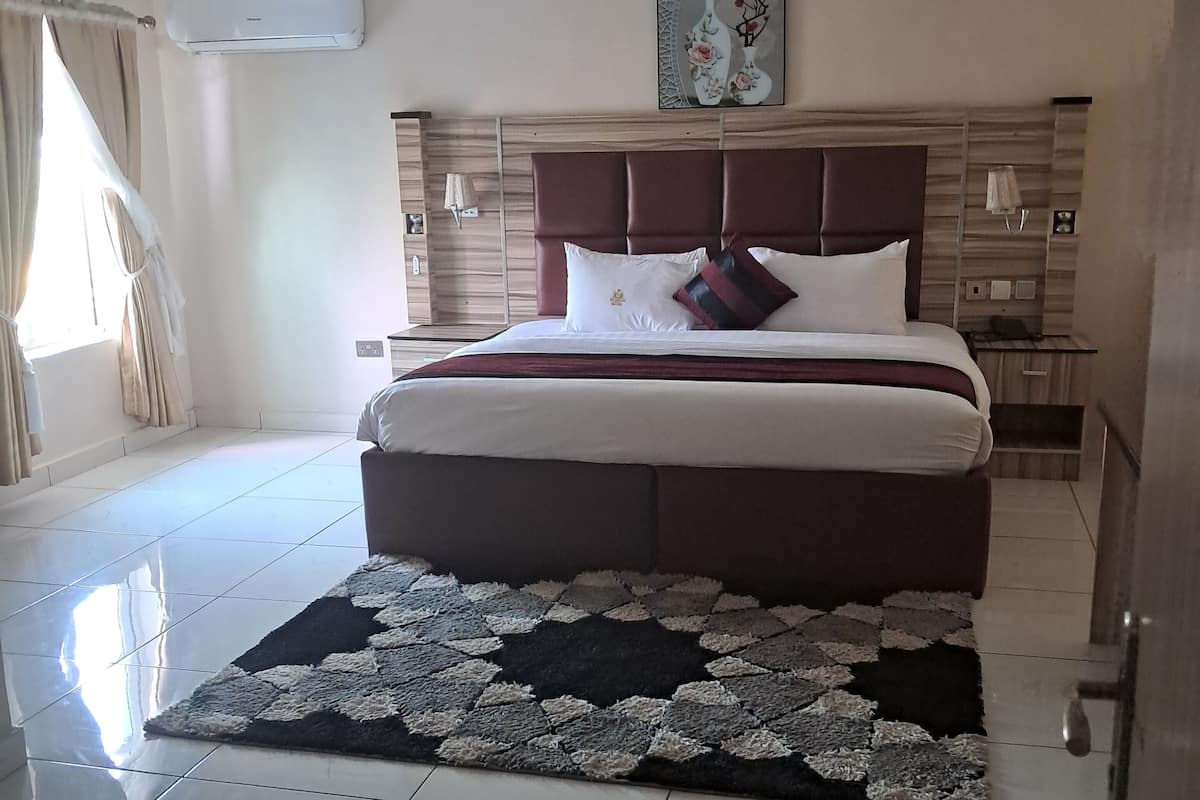 Superior Triple Room, City View | Free WiFi, bed sheets