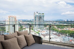 Terrace/patio - HighPark Suites by Airhost (Petaling Jaya)