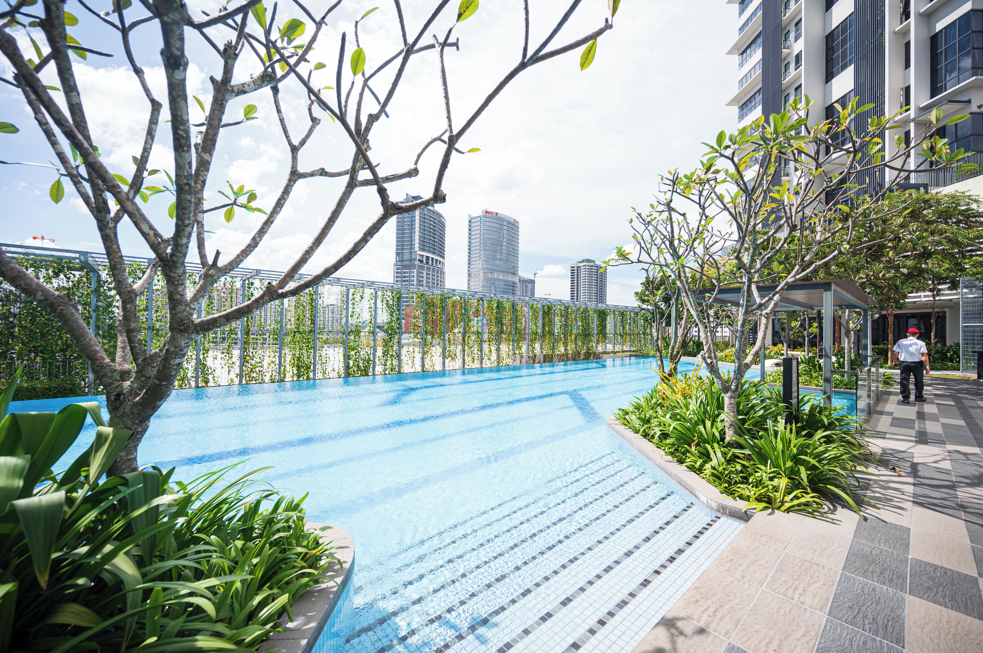 Outdoor pool, open 8:00 AM to 8:00 PM, pool loungers