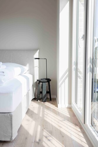 Apartment 'Seamaster' with Balcony and Wi-Fi