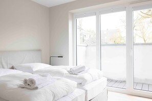 1 bedroom, free WiFi, bed sheets - Apartment 'Riva' with Private Terrace and Wi-Fi (Sankt Peter-Ording)