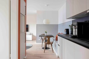 Kühlschrank, Ofen, Herdplatte, Geschirrspüler