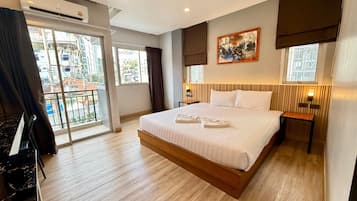 Premium bedding, in-room safe, laptop workspace, free WiFi