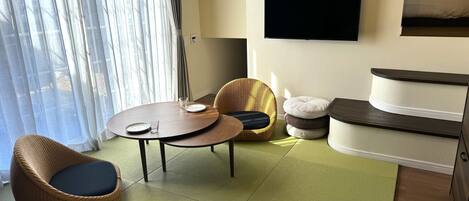 1 bedroom, individually decorated, individually furnished, free WiFi