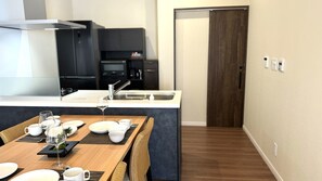 Basic House, Garden View | Private kitchen