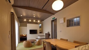 Casa básica, vista para o jardim | 1 quarto, individualmente decorados, individualmente mobiliados